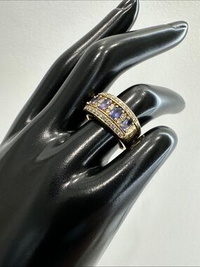 Vintage Amoro Gold Band Ring with Purple and diamond stones